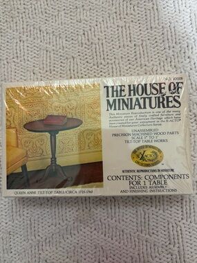 The House of Miniatures Vintage Queen Anne TiltTop Table Circa 1725-1760 NO40008
